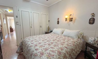 Venta casa 5 ambientes con parque Punta Mogotes
