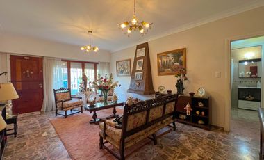 Venta casa 5 ambientes con parque Punta Mogotes