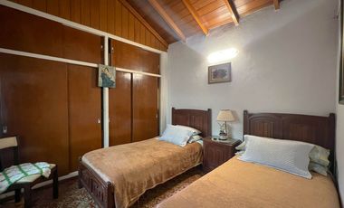 Venta casa 5 ambientes con parque Punta Mogotes
