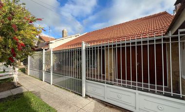 Venta casa 5 ambientes con parque Punta Mogotes