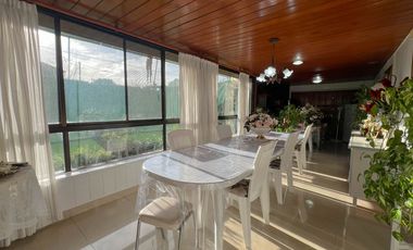 Venta casa 5 ambientes con parque Punta Mogotes
