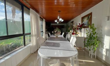 Venta casa 5 ambientes con parque Punta Mogotes