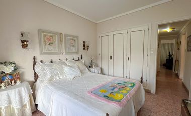 Venta casa 5 ambientes con parque Punta Mogotes
