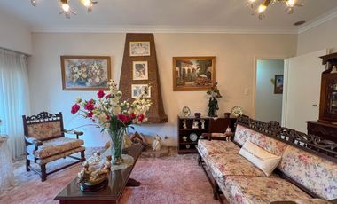 Venta casa 5 ambientes con parque Punta Mogotes