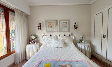 Venta casa 5 ambientes con parque Punta Mogotes