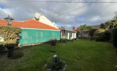 Venta casa 5 ambientes con parque Punta Mogotes