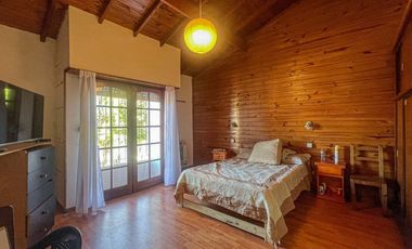VENTA CASA 4 AMBIENTE PARQUE PARRILLA CRED PERMUTA