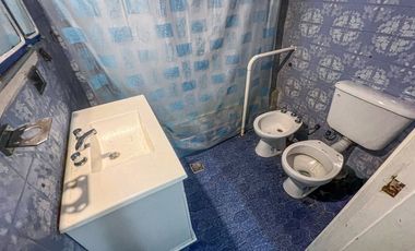 VENTA CASA 4 AMBIENTE PARQUE PARRILLA CRED PERMUTA