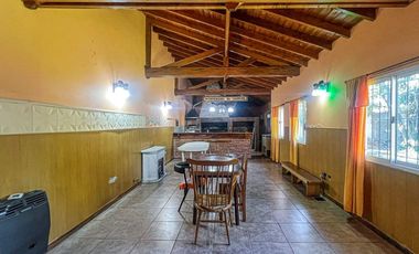 VENTA CASA 4 AMBIENTE PARQUE PARRILLA CRED PERMUTA