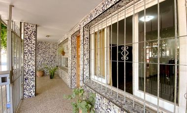 VENTA CASA 4 AMBIENTE PARQUE PARRILLA CRED PERMUTA