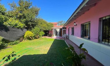 VENTA CASA 4 AMBIENTE PARQUE PARRILLA CRED PERMUTA
