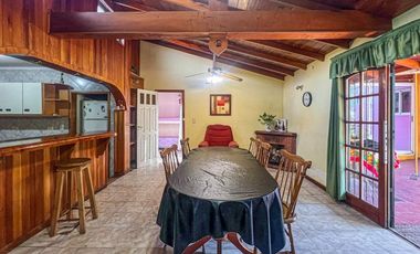 VENTA CASA 4 AMBIENTE PARQUE PARRILLA CRED PERMUTA