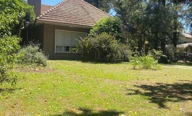 VENTA CASA QUINTA BOSQUES VARELA PILETA PARQUE