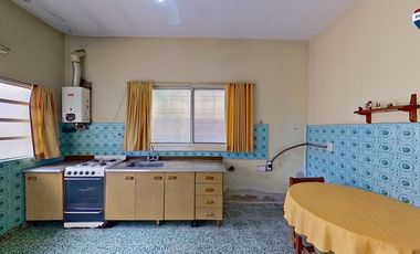 PH 2 AMB MAS GALPON PATIO Y JARDIN BERNAL OESTE