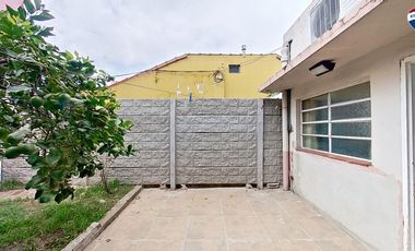 PH 2 AMB MAS GALPON PATIO Y JARDIN BERNAL OESTE