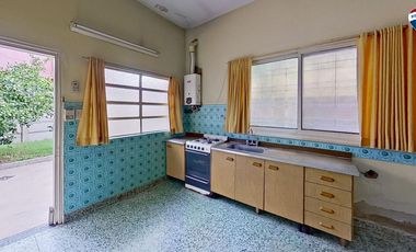 PH 2 AMB MAS GALPON PATIO Y JARDIN BERNAL OESTE