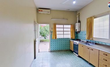 PH 2 AMB MAS GALPON PATIO Y JARDIN BERNAL OESTE