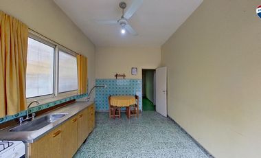 PH 2 AMB MAS GALPON PATIO Y JARDIN BERNAL OESTE