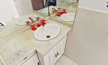 VENTA CASA 6 AMBIENTES EZPELETA