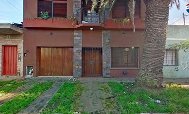 VENTA CASA 6 AMBIENTES EZPELETA