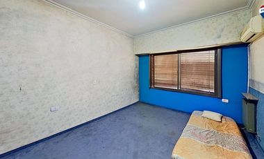 VENTA CASA 6 AMBIENTES EZPELETA