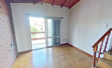 VENTA PH 4 AMBIENTES  A REFACCIONAR EN WILDE