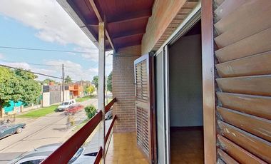 VENTA PH 4 AMBIENTES  A REFACCIONAR EN WILDE