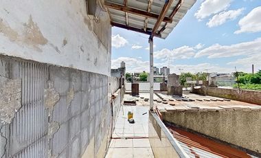 VENTA PH 4 AMBIENTES  A REFACCIONAR EN WILDE
