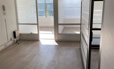 Oficina en Arriendo en Marchant Pereira / metro Pedro de Valdivia