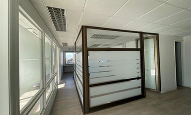 Oficina en Arriendo en Marchant Pereira / metro Pedro de Valdivia