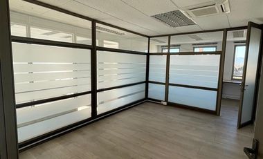 Oficina en Arriendo en Marchant Pereira / metro Pedro de Valdivia