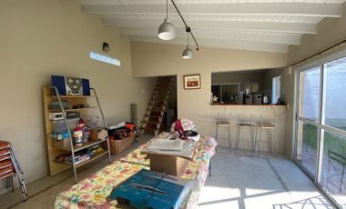 VENTA CASA 5 AMBIENTES LOMAS DE ZAMORA - PERMUTA
