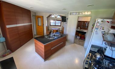 VENTA CASA 5 AMBIENTES LOMAS DE ZAMORA - PERMUTA