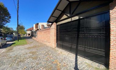VENTA CASA 5 AMBIENTES LOMAS DE ZAMORA - PERMUTA