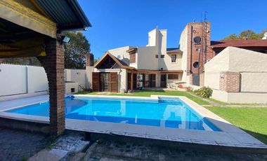 VENTA CASA 5 AMBIENTES LOMAS DE ZAMORA - PERMUTA