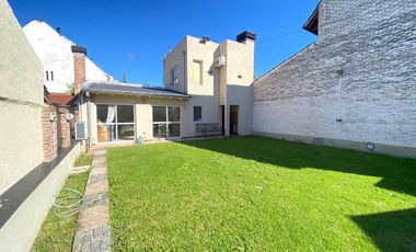VENTA CASA 5 AMBIENTES LOMAS DE ZAMORA - PERMUTA