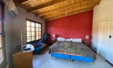 VENTA CASA 5 AMBIENTES LOMAS DE ZAMORA - PERMUTA