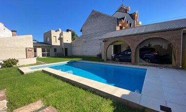 VENTA CASA 5 AMBIENTES LOMAS DE ZAMORA - PERMUTA