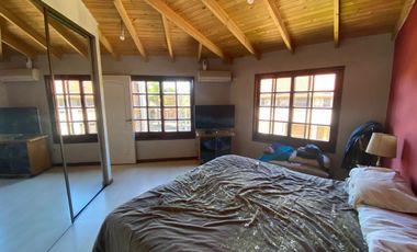 VENTA CASA 5 AMBIENTES LOMAS DE ZAMORA - PERMUTA