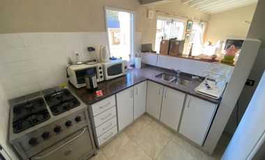 VENTA CASA 5 AMBIENTES LOMAS DE ZAMORA - PERMUTA