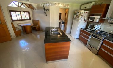 VENTA CASA 5 AMBIENTES LOMAS DE ZAMORA - PERMUTA