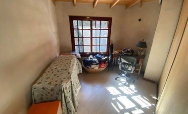 VENTA CASA 5 AMBIENTES LOMAS DE ZAMORA - PERMUTA