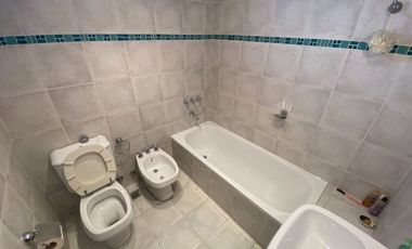 VENTA CASA 5 AMBIENTES LOMAS DE ZAMORA - PERMUTA