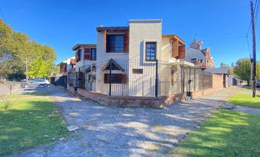 VENTA CASA 5 AMBIENTES LOMAS DE ZAMORA - PERMUTA