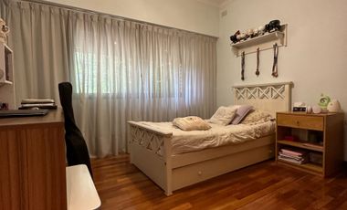 CASA 5 AMBIENTES EN VENTA EN MORENO CON PILETA