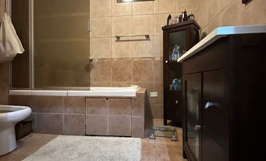 CASA 5 AMBIENTES EN VENTA EN MORENO CON PILETA