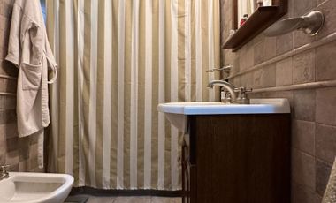 CASA 5 AMBIENTES EN VENTA EN MORENO CON PILETA