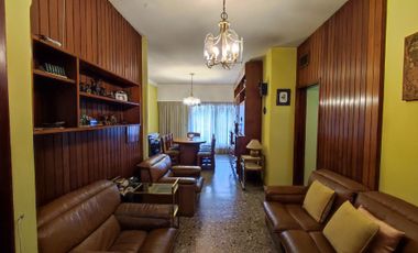 VENTA GALPÓN CON CASA 6 AMBIENTES EZPELETA