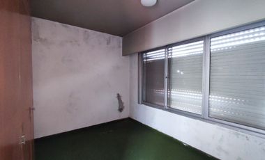 VENTA GALPÓN CON CASA 6 AMBIENTES EZPELETA
