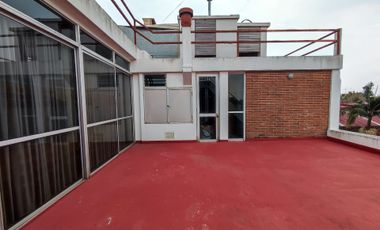 VENTA GALPÓN CON CASA 6 AMBIENTES EZPELETA